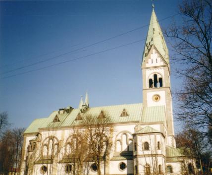 Die Luisenkirche an der Lawsker Allee / Hufenallee; sie beherbergt heute das Kaliningrader Puppentheater